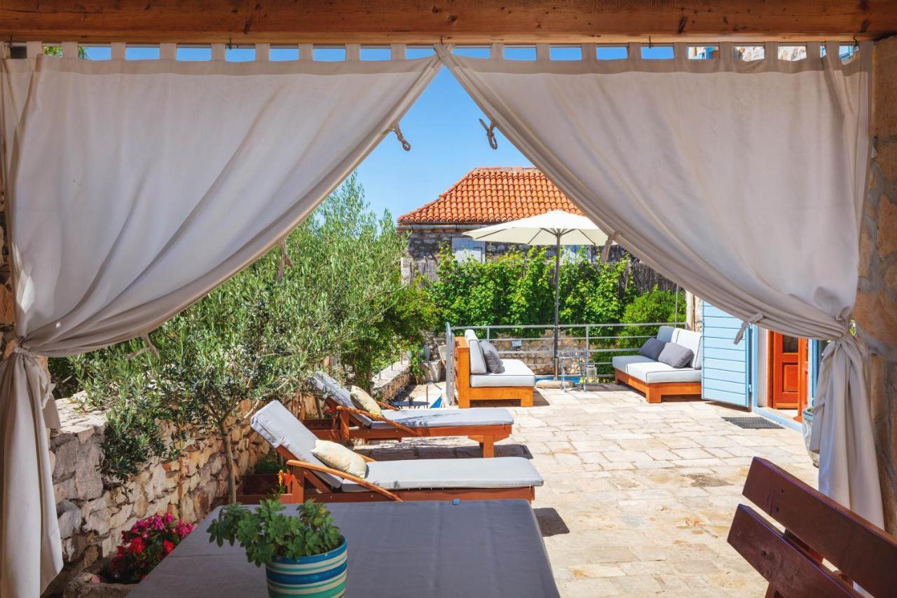 Villa Vicina Heritage Villa For 9,Milna - Close To Restaurants And Shops Exterior foto